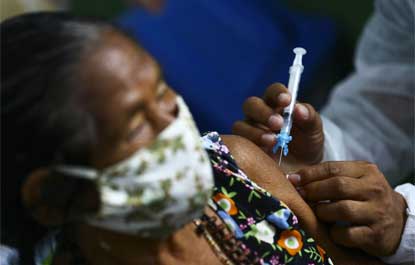 Paraíba anuncia 3ª dose de vacina para idosos com idade a partir de 70 anos e pessoas imunossuprimidas