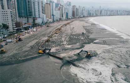 Quanto custa, como é feita e quais os impactos da obra que aumenta a faixa de areia em Balneário Camboriú