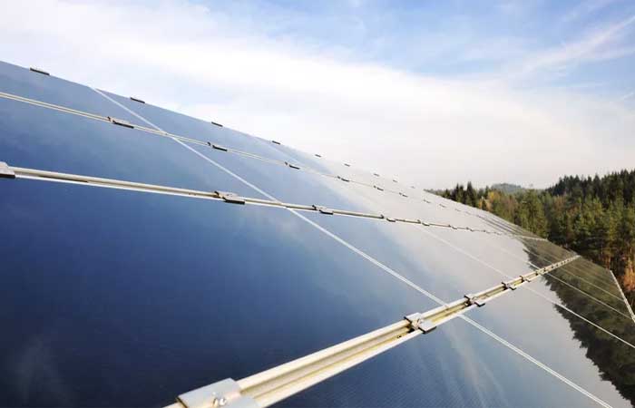 Startup leva painéis solares para comunidades quilombolas, ribeirinhas e indígenas