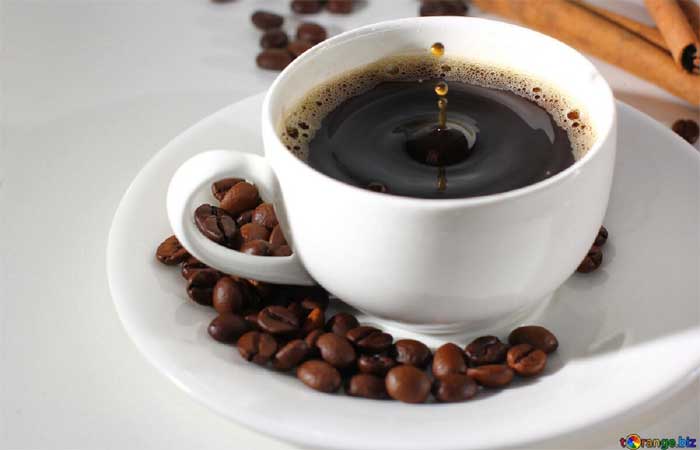 Beber café pode diminuir o risco de desenvolver Alzheimer, diz estudo