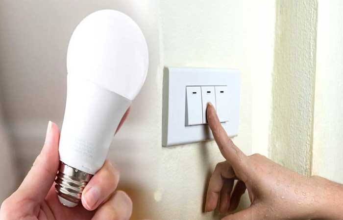Quando acender e apagar as luzes? as melhores dicas para economizar dinheiro na conta de luz
