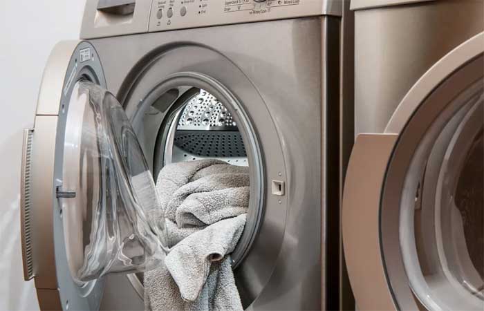 Máquinas de lavar com filtros ajudam a reduzir a poluição de microplásticos
