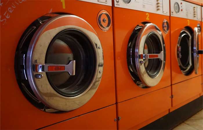 Microplásticos liberados na lavagem de roupas: existe solução?