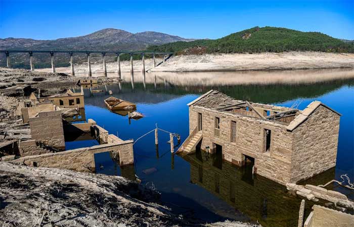 Aldeia fantasma reaparece na Espanha depois de mais uma seca