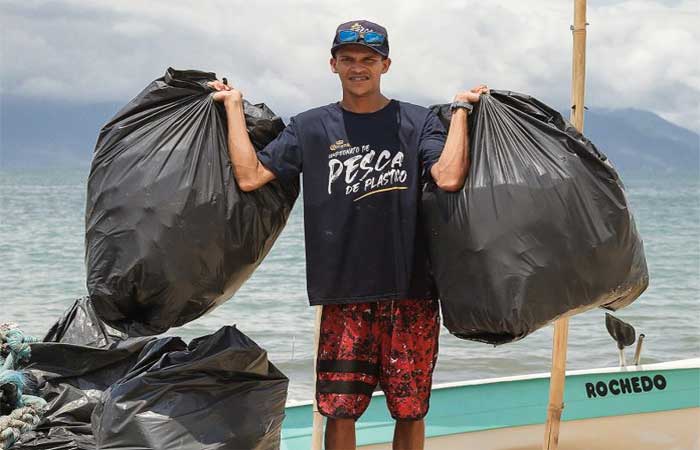 Pesca ao Plástico? Pescadores recebem prêmios para limpar o mar