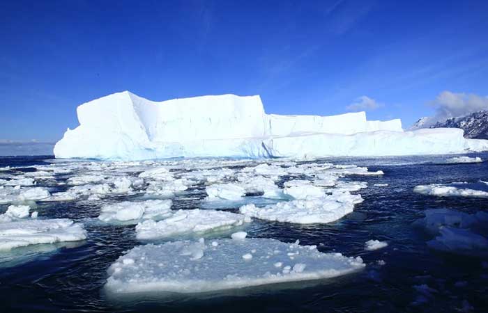 Antártica registra 40 graus acima da média e no Ártico, termômetros marcam mais de 30 graus do normal