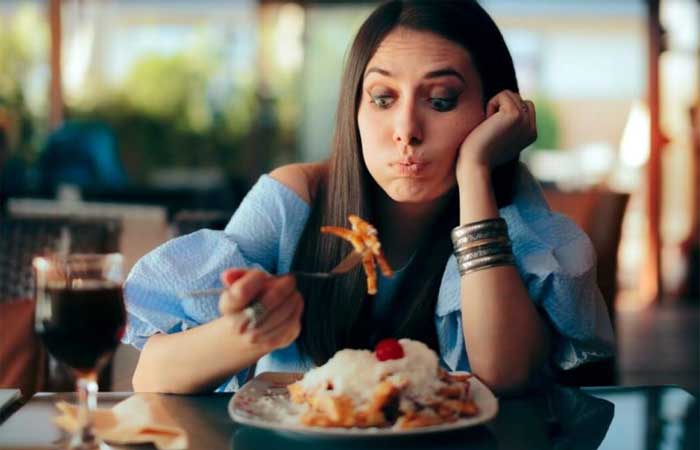 Não consegue parar de comer? 7 sinais de uma possível compulsão alimentar