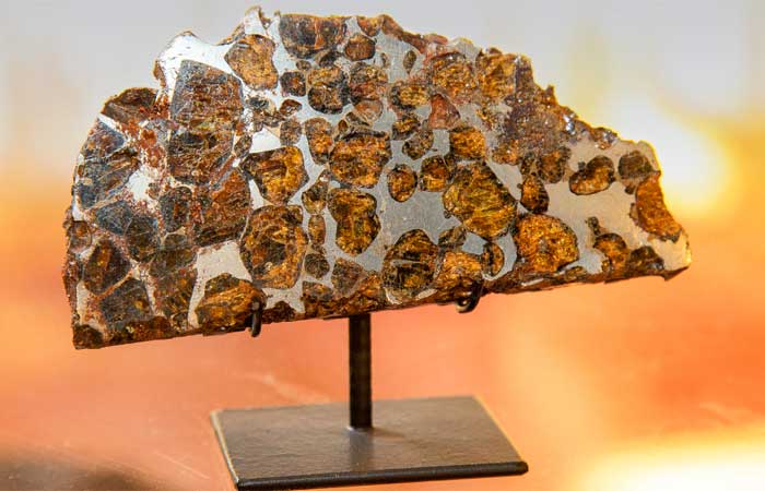 Meteoritos em exposição na USP ajudam a contar história do sistema solar