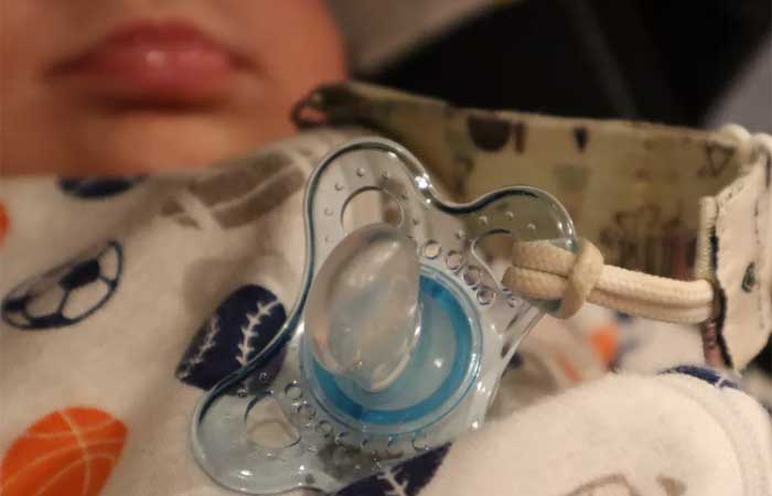 Chupeta inteligente ajuda a monitorar a saúde de bebês prematuros