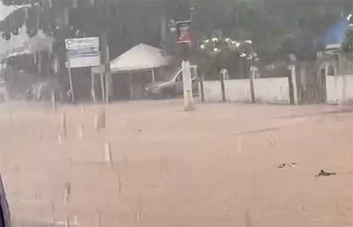 Chuvas provocam incidentes em vários municípios da Paraíba e devem seguir por mais cinco dias