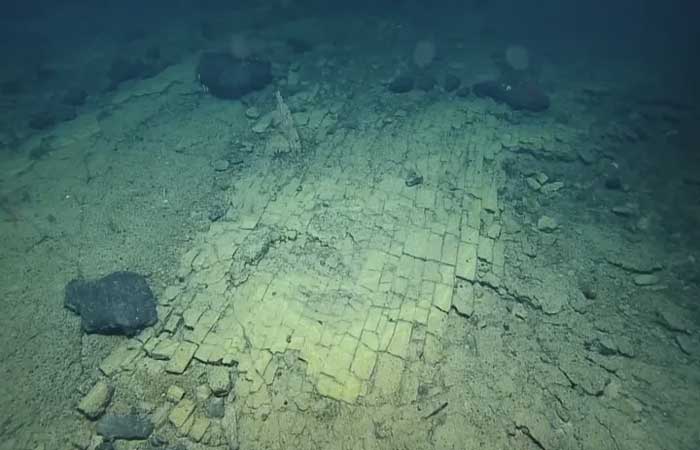Pesquisadores encontram “estrada de tijolos amarelos” no fundo do Pacífico