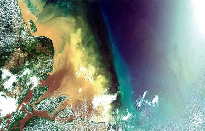 Água e sedimentos do rio Amazonas penetram milhares de quilômetros no oceano