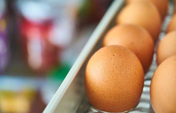 Veja qual é o lugar ideal na geladeira para você guardar os ovos