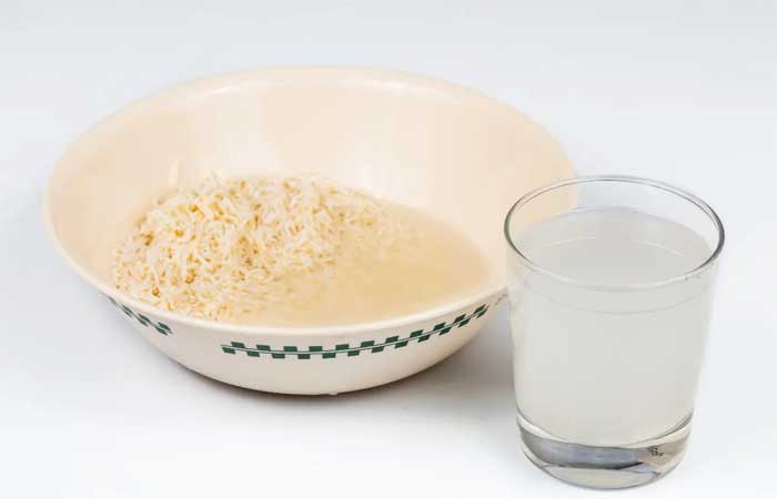 Água de cozinhar arroz: um ótimo detergente para pratos