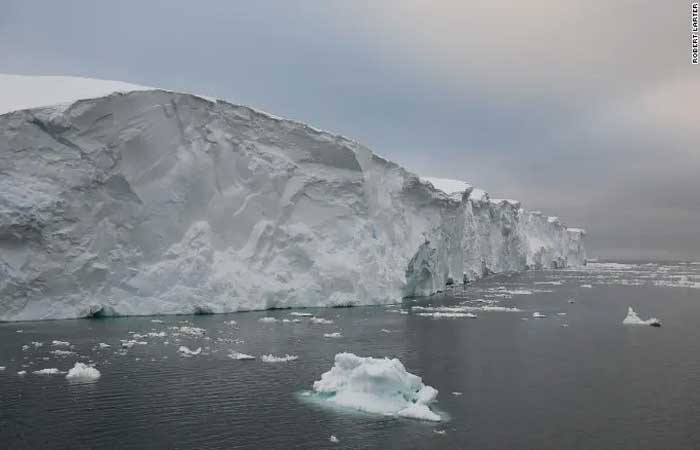 Glaciar do “Juízo Final”, que pode fazer aumentar muito o nível do mar, está preso por um fio, dizem os cientistas