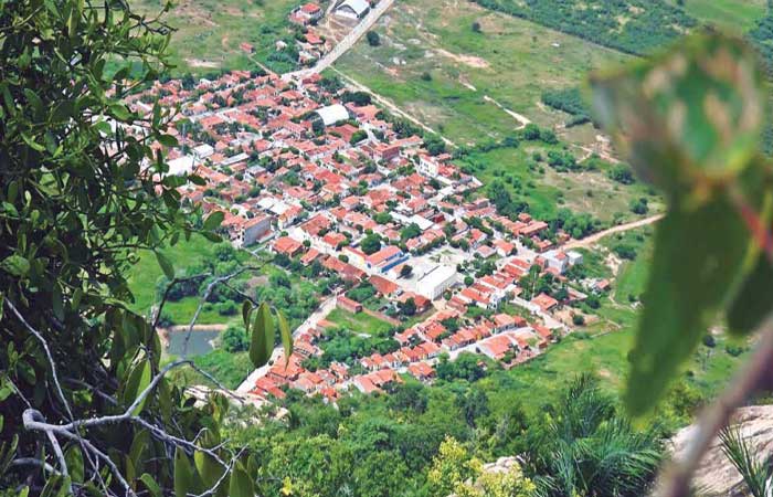 Vieirópolis: Agricultura, turismo e mineração