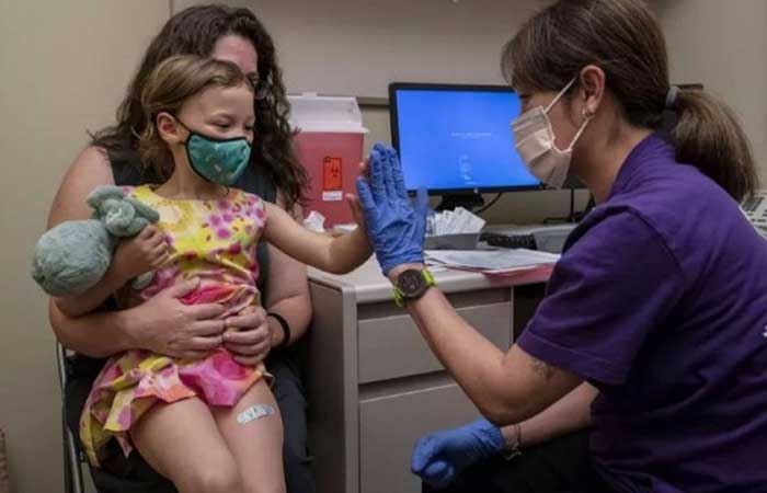 Técnicos do Ministério da Saúde aprovam vacinação com Pfizer para bebês a partir de 6 meses