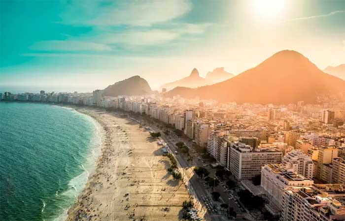 “Engorda artificial”: em alta, alargamento das faixas de areia de praias brasileiras gera impactos ambientais