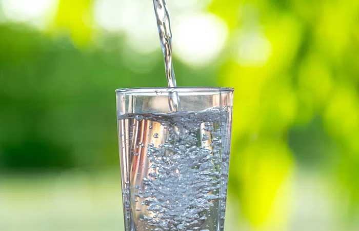 Filtro experimental remove 99,9% de microplásticos na água em 10 segundos