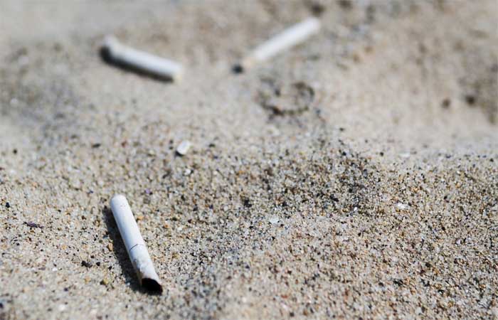 Empresas de cigarro terão que pagar por limpeza de praias na Espanha