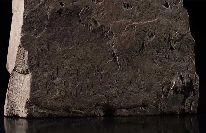 Arqueólogos podem ter achado inscrição rúnica mais antiga do mundo