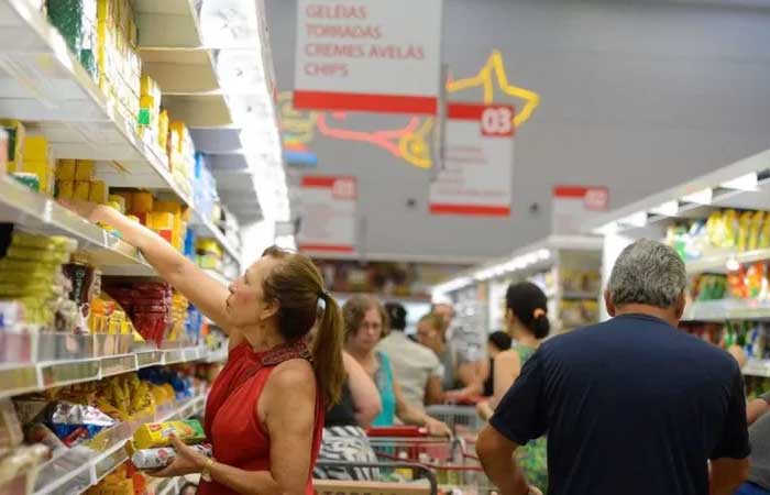 ‘Salgadinho é mais barato que fruta’: subsidiados no Brasil, ultraprocessados causam 57 mil mortes no país