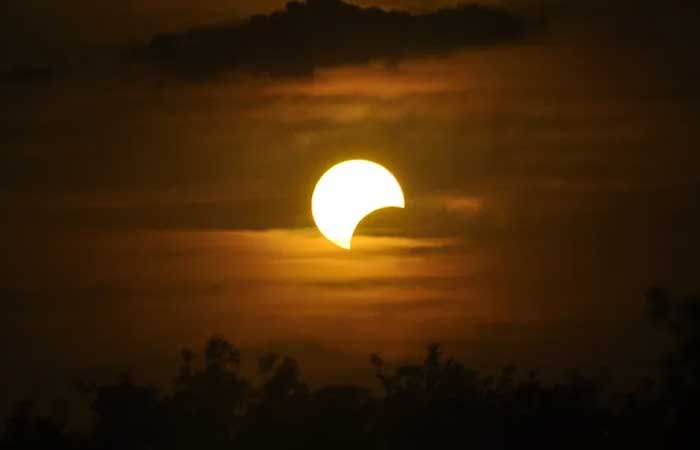 Raro eclipse solar híbrido acontece nesta quarta. Saiba como ver ao vivo!