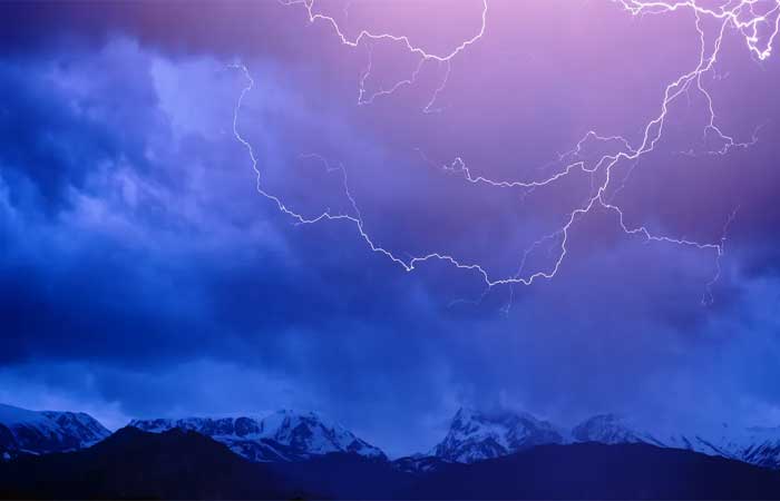 Cientistas criam “nuvem artificial” que coleta eletricidade do ar
