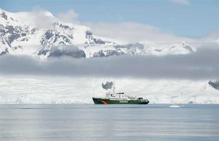Desaceleração de correntes profundas na Antártica impacta clima, nível dos oceanos e vida marinha