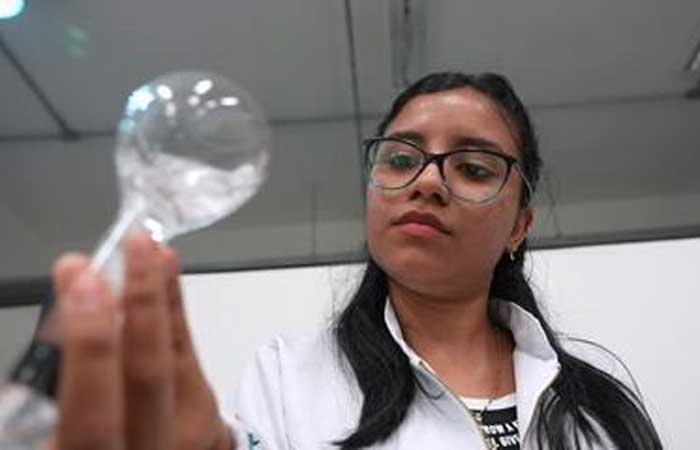 Óleo de andiroba vira bioplástico em laboratório do Pará; produto pode substituir sacolas plásticas,
