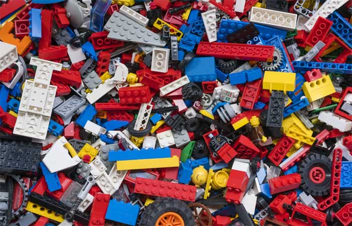 Lego desiste de produzir peças com plástico reciclado