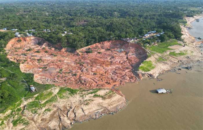 Seca extrema pode ter agravado desmoronamento que engoliu vila no interior do Amazonas
