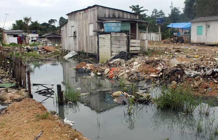 46% das moradias no Brasil têm algum tipo de privação de saneamento básico