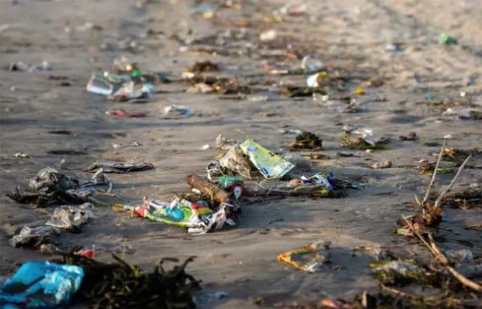 ‘Tsunami de lixo’ deixa paraíso de Bali cheio de detritos e surpreende turistas: ‘Feio e imundo’