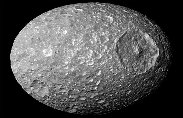 Lua Mimas de Saturno pode ter um oceano líquido interno