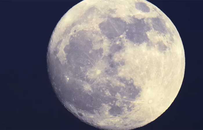 Lua literalmente virou do avesso no passado, diz estudo