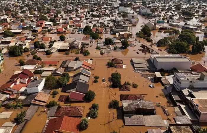 ‘Cidades inteiras do RS terão que mudar de lugar’, diz pesquisador que alertou para despreparo contra chuvas