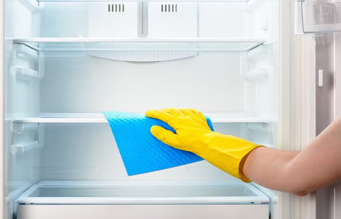 Como limpar geladeira? Saiba lavar por dentro e fora corretamente