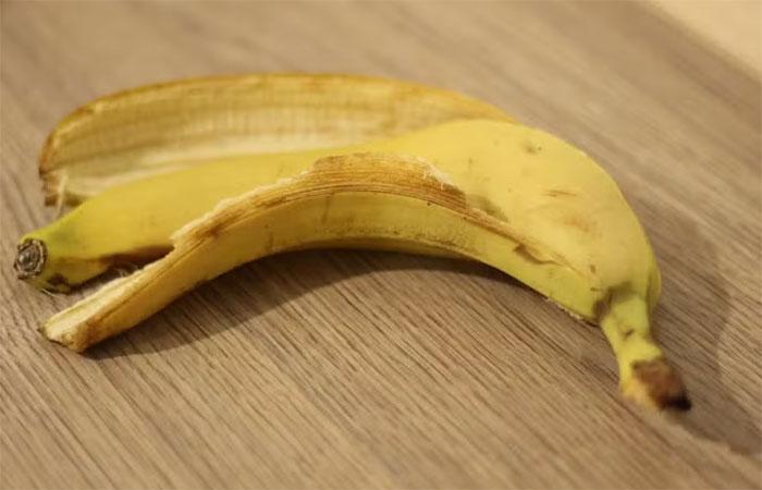 No Dia da Banana, conheça os benefícios da farinha feita com a casca da fruta e anote a receita