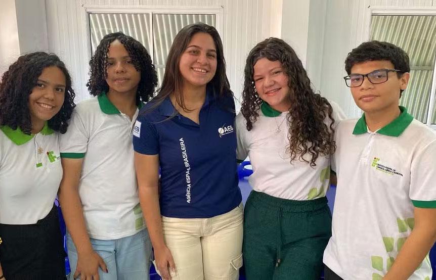 Carro voador, inteligência artificial e meio ambiente: estudantes do RN escrevem cartas ao espaço