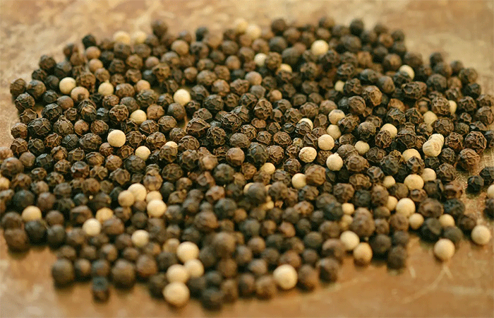 Seu corpo agradece: 12 razões para consumir pimenta-do-reino