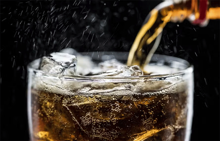 Consumir diariamente refrigerante diet pode aumentar o risco de diabetes em mais de 30%