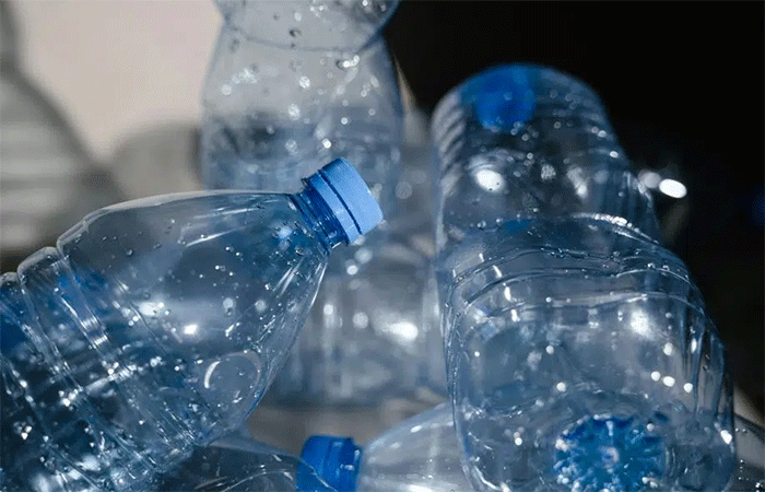 Como funciona a reciclagem do plástico e qual seu impacto ambiental?