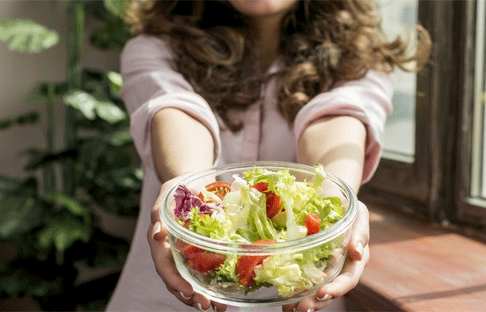 Crise climática põe em risco item clássico na sua saladinha