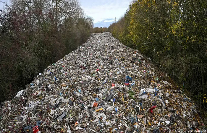 Tráfico de lixo vira filão bilionário para máfias na Europa