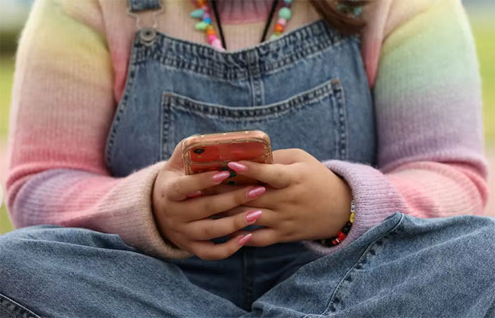 Uma semana com menos redes sociais reduz sinais de ansiedade, depressão e insônia em jovens
