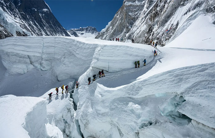 Do lixo às mortes: a crise que forçou o Nepal a criar regras duras para salvar o Everest