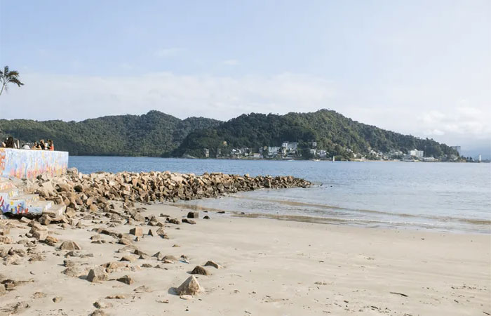 Praias limpas: como o turista pode ajudar a reduzir o lixo nas praias