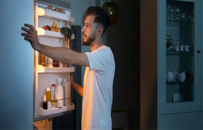 Essa fruta é perfeita para acabar com a “fome da madrugada” e ainda te ajuda a dormir melhor