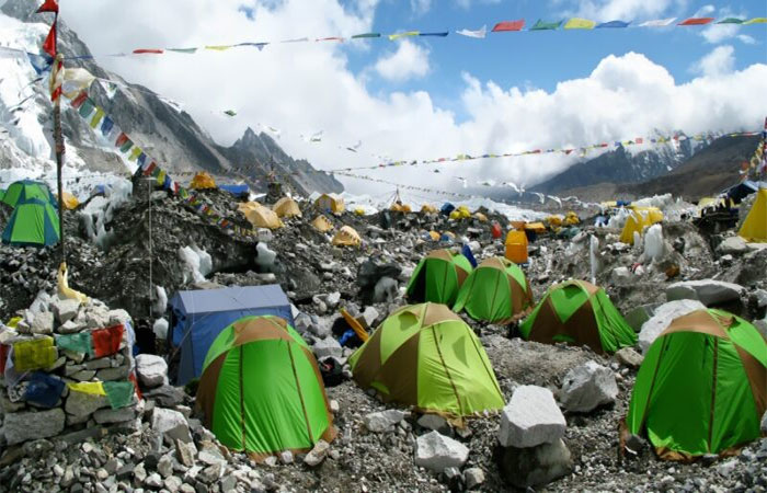 Nepal encerra esquema de lixo no Everest após 11 anos sem resultados